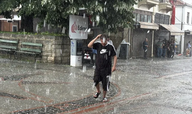 Edirne'de sağanak ve dolu etkili oldu