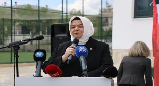 Eskişehir'de kamu kaynaklarıyla inşa edilen Doktor Mustafa Çamkoru Ortaokulu törenle açıldı