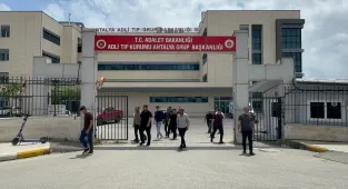 GÜNCELLEME 2- Antalya'da silahlı kavgada 3 kişi hayatını kaybetti