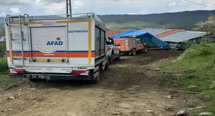 GÜNCELLEME 2 - Kastamonu'da çöken ahırın enkazında kalan kişi hayatını kaybetti