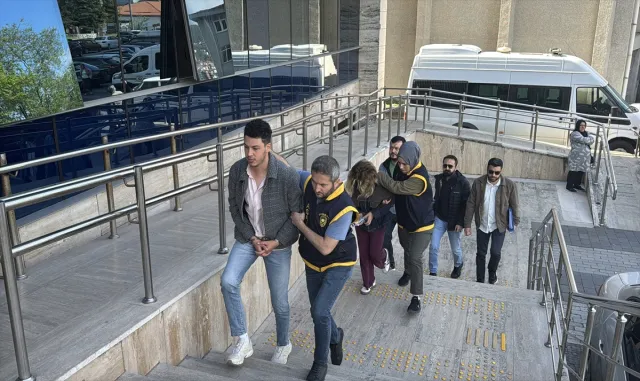 GÜNCELLEME - Zonguldak'ta ev sahibi yapma vaadiyle dolandırıcılık iddiasıyla 1 kişi tutuklandı