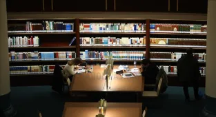 Hayat Okumakla Güzel diyerek yola çıkan fizik profesörü 17 kütüphane kurdu