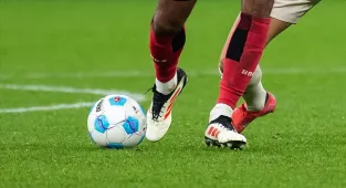 Kenan Karaman'ın attığı golle Schalke 04, Bundesliga'ya yükseldi