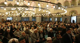 Kocaeli'de 5 asırlık ibadet merkezindeki 1800 yıllık sunak taşı tarihe ışık tutuyor