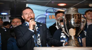 Süper Lig'e yükselen Erzurumspor FK, başarısını İstanbul Boğazı'nda kutladı