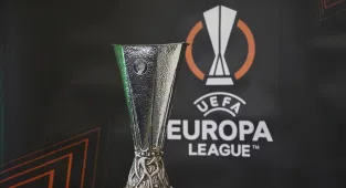 UEFA Avrupa Ligi şampiyonu Aston Villa, kupasını aldı