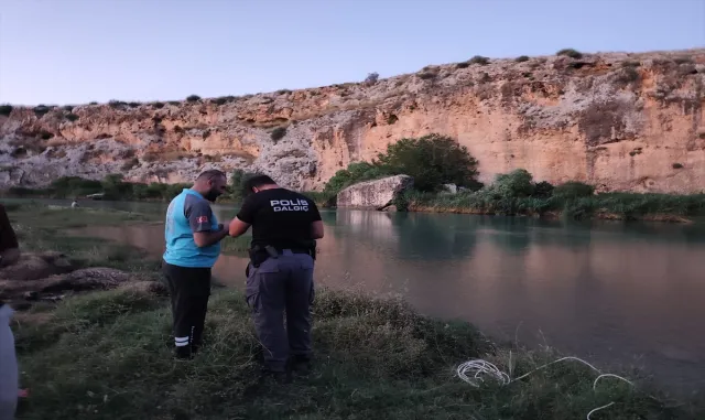 Adıyaman'da girdiği çayda akıntıya kapılan genci arama çalışmaları sürüyor