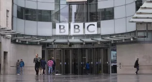 BBC, 500 milyon sterlinlik tasarruf planı kapsamında 550 kişinin işine son verecek