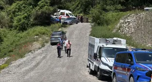 Bolu'da maden ocağındaki göçükte mahsur kalan işçiyi arama kurtarma çalışması sürüyor