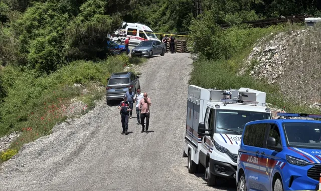 Bolu'da maden ocağındaki göçükte mahsur kalan işçiyi arama kurtarma çalışması sürüyor