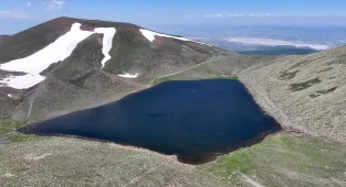Erciyes Dağı'nın eteklerindeki Sarıgöl kar sularıyla doldu