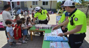 Gemerek'te anaokulu öğrencilerine trafik eğitimi verildi