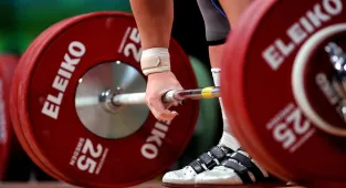 Halterde dünya ve Avrupa rekorları, olimpiyat madalyası için umutları artırdı