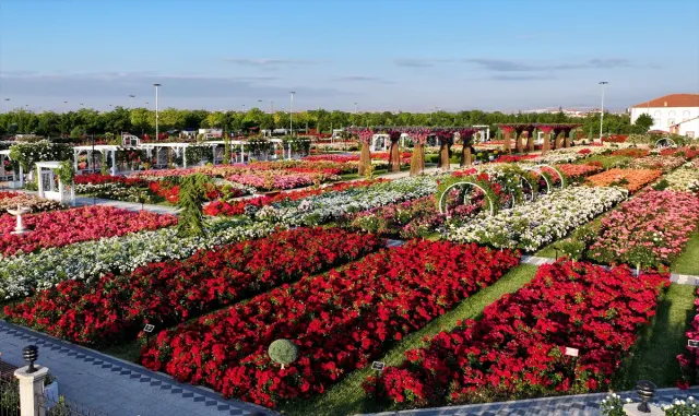 Karatay Mevlana Gül Parkı yeniden ziyarete açıldı