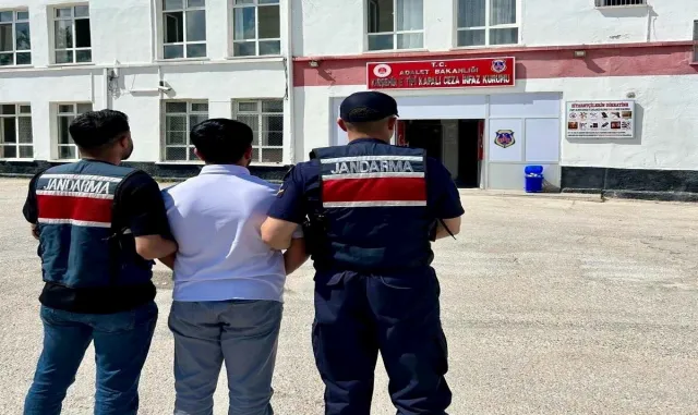 Kırşehir'de hakkında 12 yıl hapis cezası bulunan firari yakalandı