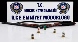 Kırşehir'de ruhsatsız kuru sıkı tabanca ve av tüfeği ele geçirildi