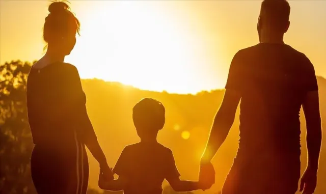 Koruyucu aile, otizm teşhisi konulan çocuğu sevgiyle büyütüyor