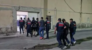 Sivas'ta otomobilden hırsızlık yapan 5 zanlı tutuklandı