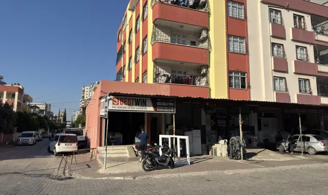 Düzce'de özel halk midibüsü ile otomobilin çarpıştığı kazada 5 kişi yaralandı
