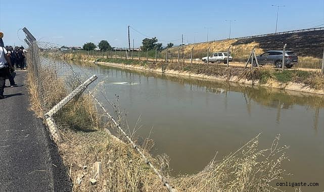 Aydın'da sulama kanalına düşen otomobildeki 2 çocuk ve anne kurtarıldı