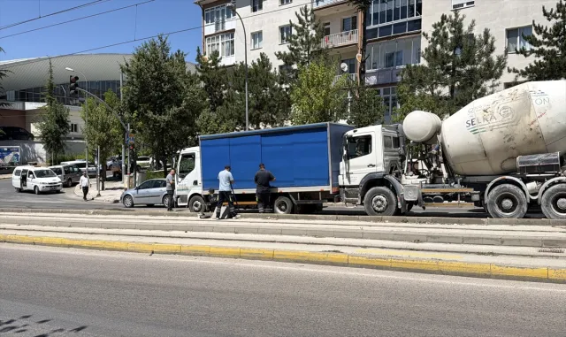 Şırnak'ta otomobil ile SUV tipi araç çarpıştı, 2 kişi yaralandı