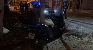 Eskişehir’de otomobille çarpışan motosikletin sürücüsü yaralandı