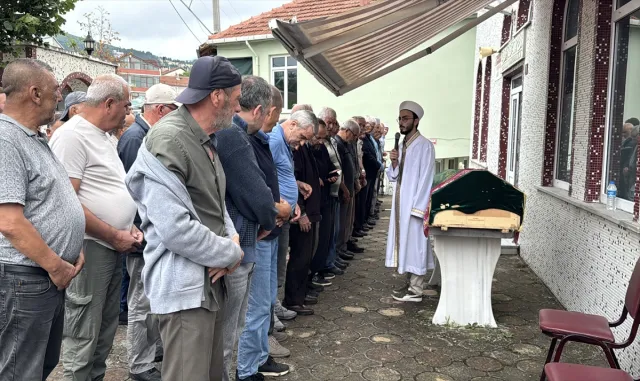 GÜNCELLEME (2) - Kırklareli'nde eski eşi tarafından tabancayla öldürülen kadın son yolculuğuna uğurlandı
