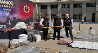 İstanbul merkezli operasyonlarda 1 ton 163 kilogram uyuşturucu ele geçirildi