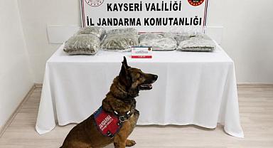 Kayseri’de Jandarmadan Gece Operasyonu: 5 Kilo Esrar Ele Geçirildi