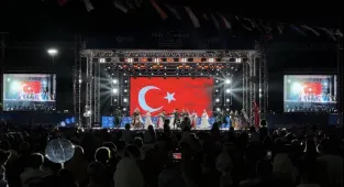 Samsun'da 36. Uluslararası Halk Oyunları Festivali devam ediyor