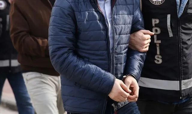 Afyonkarahisar'da FETÖ'nün suikast timinin firarisiyle irtibatlı olduğu belirlenen şüpheli tutuklandı
