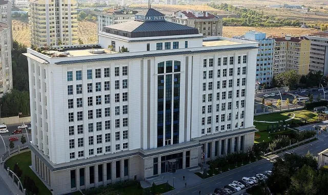 AK Parti Sözcüsü Çelik'ten Cumhurbaşkanı Erdoğan'a yönelik eleştiriye tepki: