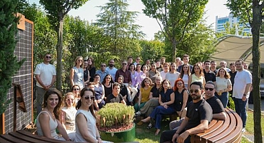 Avrasya Tüneli Güneş Enerjisi Santrali'nde zarar gören güneş paneli sanat eserine dönüştü