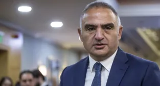 Bakan Ersoy, Ayasofya Medresesi'ndeki 555. Yıl İnteraktif Müzesi'ni ziyaret etti: