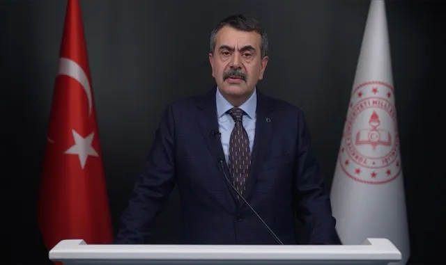 Bakan Memişoğlu, Üniversite Tercih Destek Programı'nda gençlerle bir araya geldi