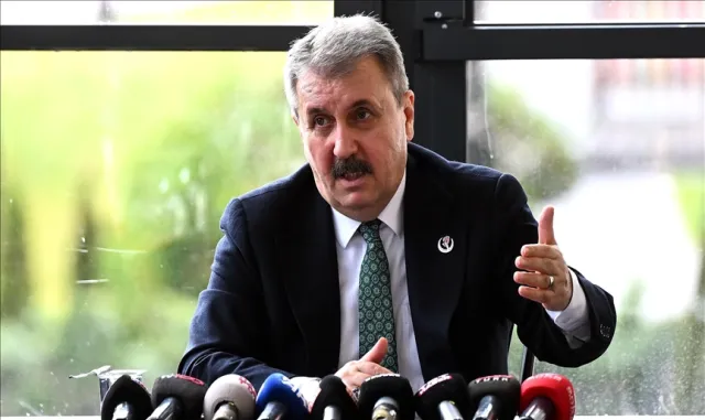 BBP Genel Başkanı Destici Alanyaspor'u ziyaret etti