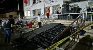 Elazığ'da festival alanında LED ekranın devrilmesi sonucu 5 kişi yaralandı (GÜNCELLEME)