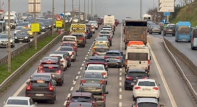 Gaziantep'te bir lastiğin şişirildiği sırada patlaması kamerada