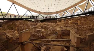 Göbeklitepe'de yeni kazılarda dörtgen planlı yapılar ortaya çıkarıldı