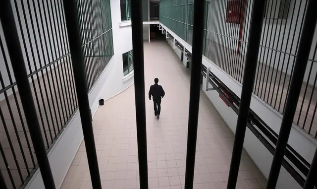 Güney Kore'de siber saldırı ile varlıklı kişilerin paralarını çalan grubun liderine 20 yıl hapis