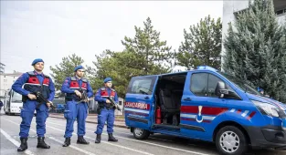 Hayırsever kadın, zeytinliğini Jandarma Asayiş Vakfına bağışladı