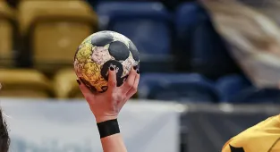 Hentbol Cumhurbaşkanlığı Kupası'nda kadınların finalistleri belli oldu 