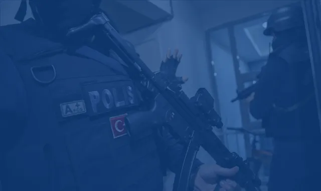 Türkiye'ye iade edilen organize suç örgütü elebaşı Serkan Kurtuluş İstanbul'a getirildi
