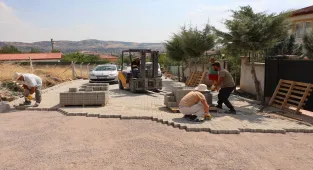 Kırıkkale'de kilit parke çalışmaları sürüyor