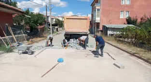 Kırıkkale'de sokaklara kilit parke taşı döşeniyor