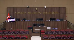 Mersin'de otizmli çocuğa şiddet uyguladığı iddiasıyla tutuklanan öğretmen yargılanıyor
