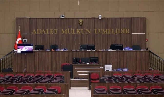 Mersin'de otizmli çocuğa şiddet uyguladığı iddiasıyla tutuklanan öğretmen yargılanıyor