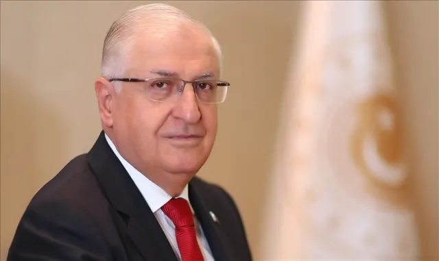 Milli Savunma Bakanı Güler, 10'uncu Komando Tugay Komutanlığında incelemelerde bulundu
