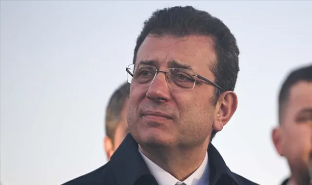 Örnek aldığı profesör babasının görev yaptığı hastanede asistan doktorluğa başladı