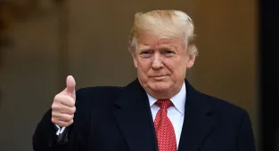 Özbekistan Cumhurbaşkanı Mirziyoyev ve ABD Başkanı Trump, stratejik ortaklığın geliştirilmesini ele aldı